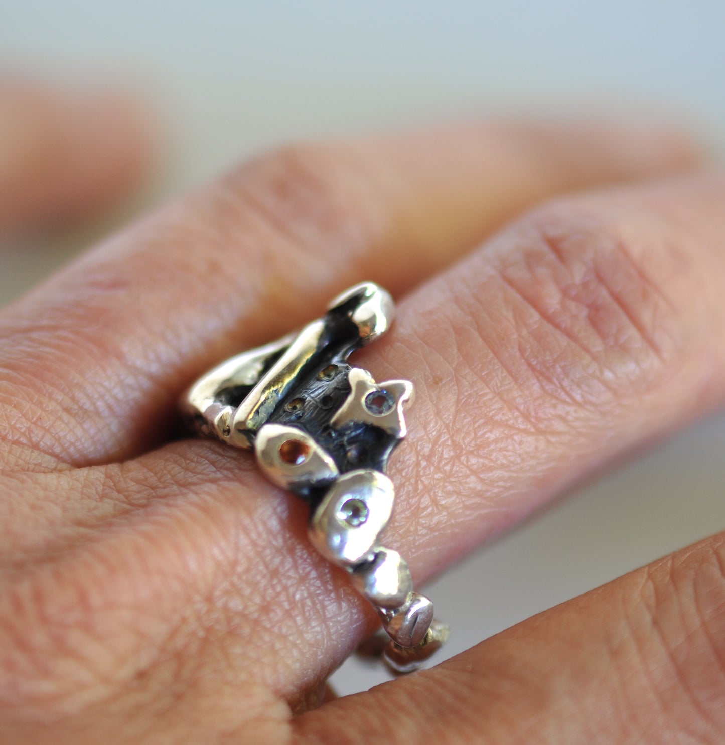 gemstones silver ring with dog