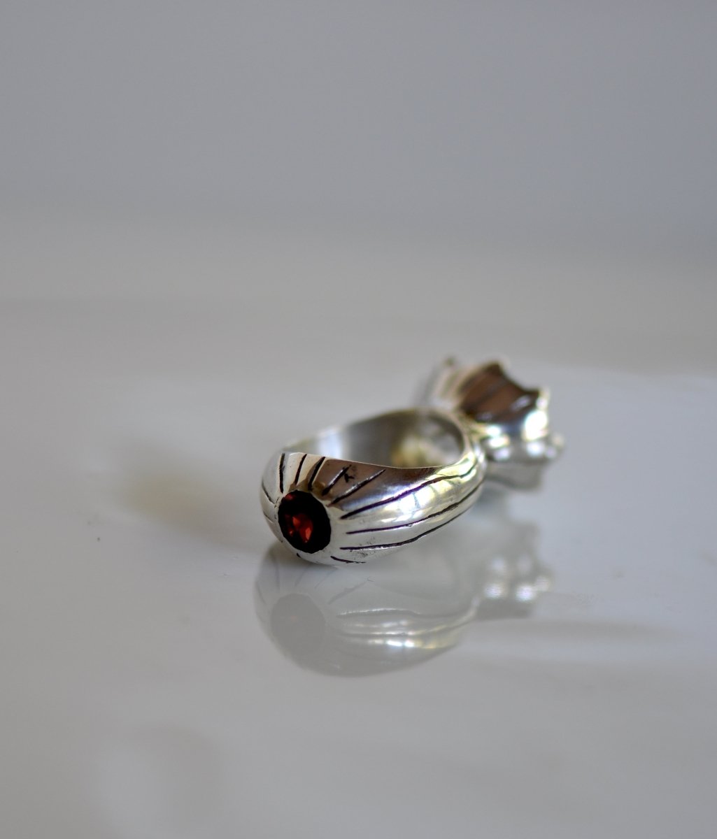 Handmade sterling silver ring with dendritic quartz stone, chunky flower ring with red garnet gemstone — Unique Jewelry Gift