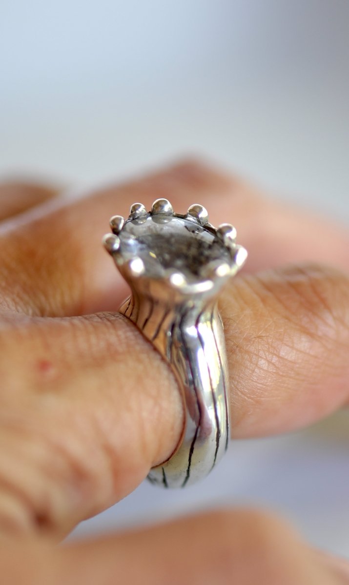 Handmade sterling silver ring with dendritic quartz stone, chunky flower ring with red garnet gemstone — Unique Jewelry Gift