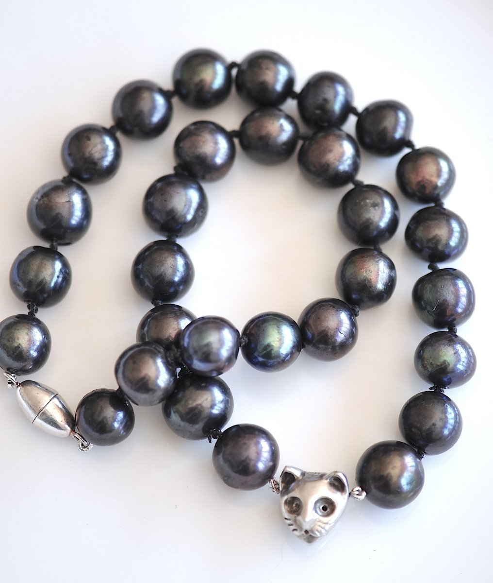 Black Pearl Cat Necklace — Handmade Freshwater Pearl Necklace with Silver Cat Charm | Statement Jewelry - The Jewels You love