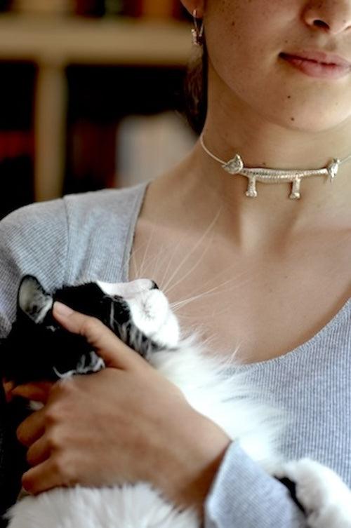 Handmade sterling silver cat and bird choker necklace, articulated pendant, whimsical cat jewelry, made in Barcelona