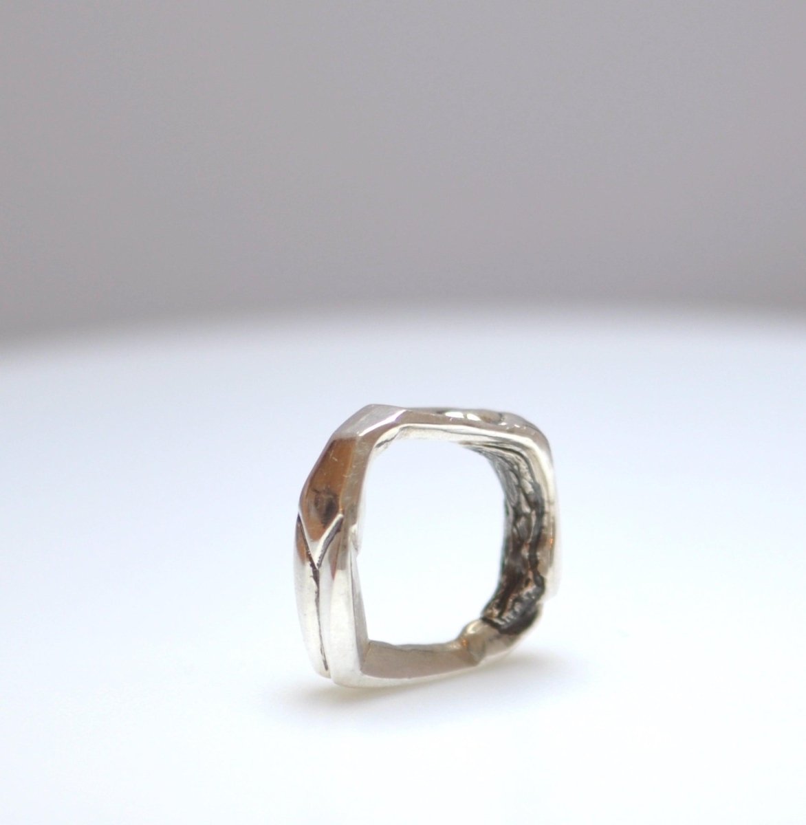 Handmade sterling silver female silhouette ring, swimmer jewelry, minimalist woman empowerment jewelry, made in Barcelona
