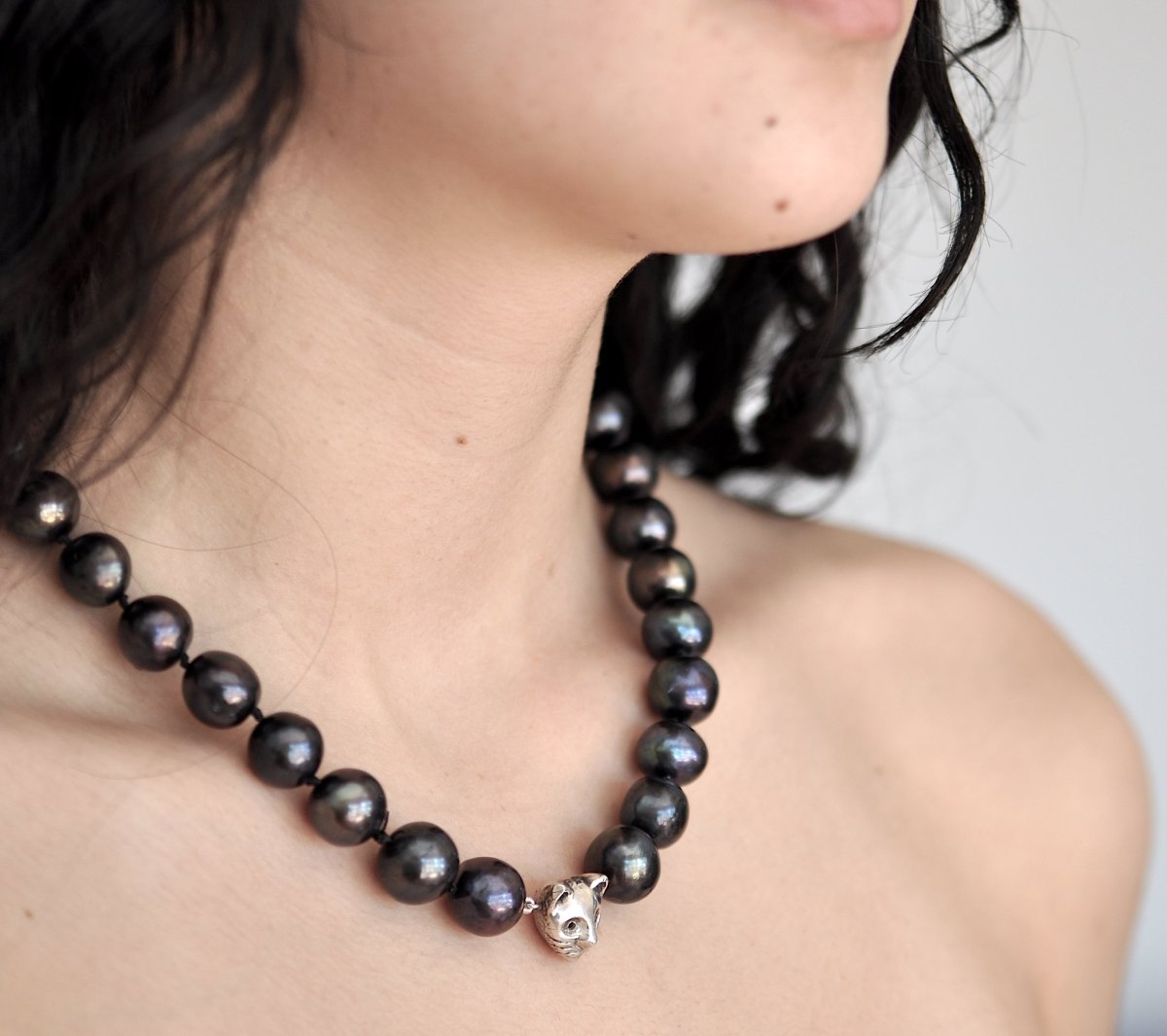 Black Pearl Cat Necklace — Handmade Freshwater Pearl Necklace with Silver Cat Charm | Statement Jewelry - The Jewels You love