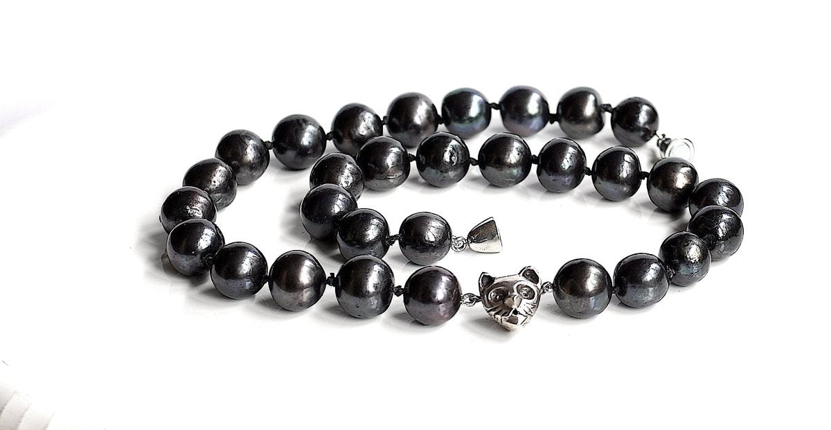 Black Pearl Cat Necklace — Handmade Freshwater Pearl Necklace with Silver Cat Charm | Statement Jewelry - The Jewels You love