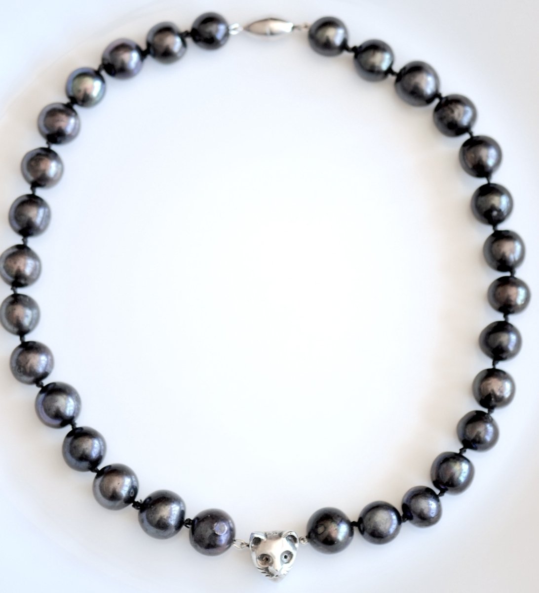 Black Pearl Cat Necklace — Handmade Freshwater Pearl Necklace with Silver Cat Charm | Statement Jewelry - The Jewels You love