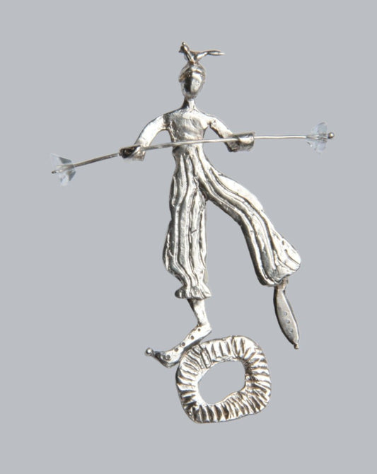 Handmade sterling silver articulated circus performer brooch, whimsical wearable sculpture jewelry, handmade in Barcelona