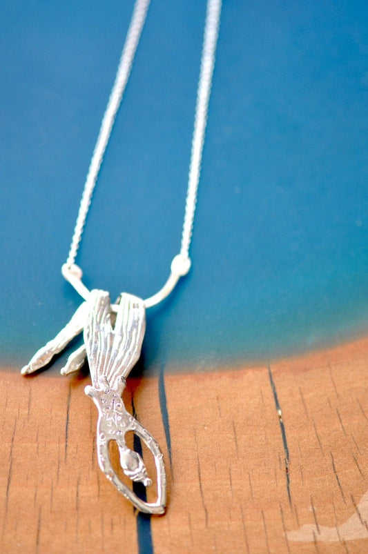 Handmade sterling silver articulated circus acrobat dancer pendant necklace, made in Barcelona